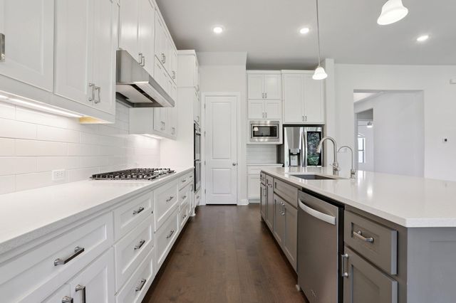 19304 Summit Glory TRL, Spicewood, TX 78669