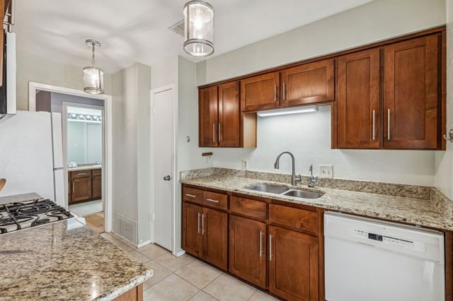 10703 Sandpiper Lane 33, Dallas, TX 75230