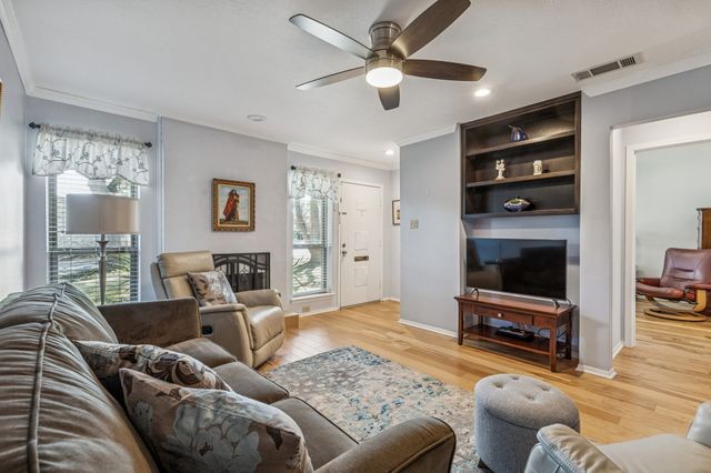 10703 Sandpiper Lane 33, Dallas, TX 75230