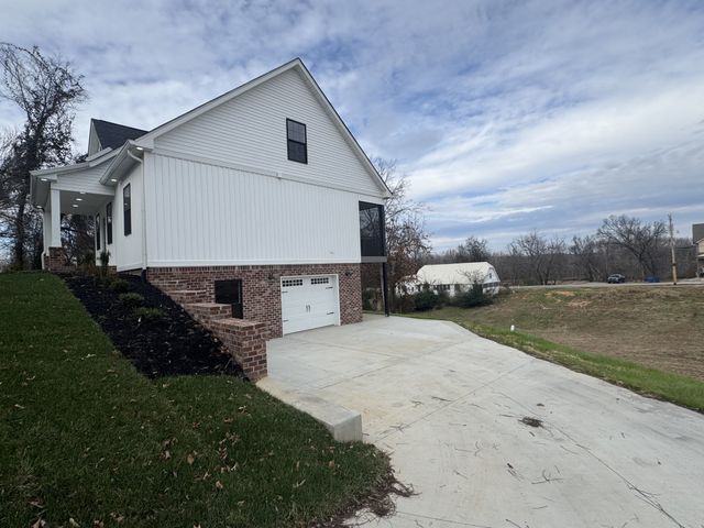 200 Hood St, Dover, TN 37058