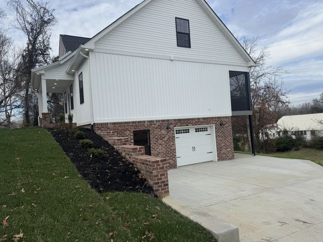 200 Hood St, Dover, TN 37058