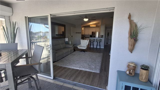 925 SW 47th TER 201, Cape Coral, FL 33914