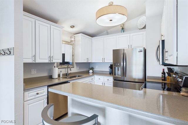 925 SW 47th TER 201, Cape Coral, FL 33914