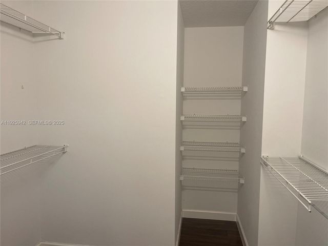 10739 Oak Bend Way, Wellington, FL 33414