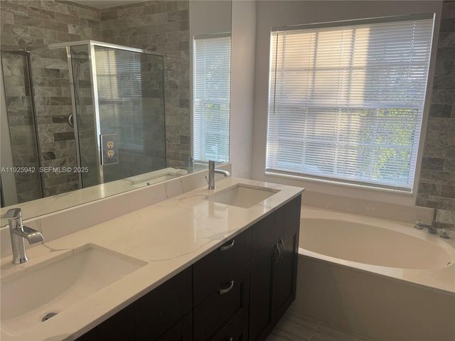 10739 Oak Bend Way, Wellington, FL 33414