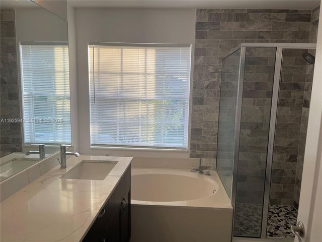 10739 Oak Bend Way, Wellington, FL 33414