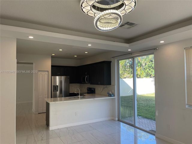 10739 Oak Bend Way, Wellington, FL 33414