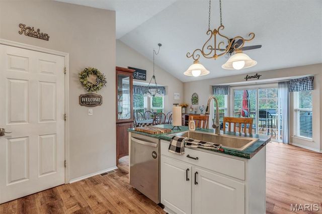 2240 Fairway, High Ridge, MO 63049