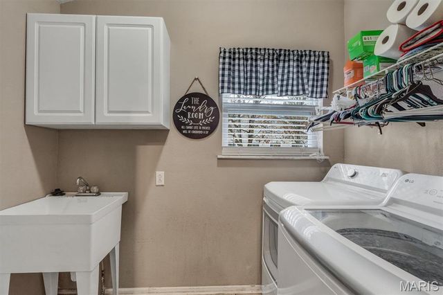 2240 Fairway, High Ridge, MO 63049