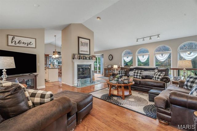 2240 Fairway, High Ridge, MO 63049