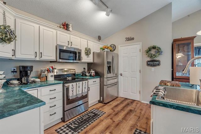 2240 Fairway, High Ridge, MO 63049