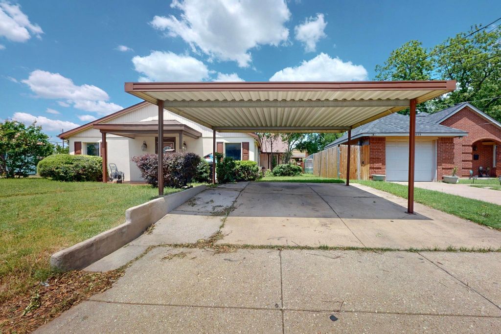2805 Finley Street, Fort Worth, TX 76111