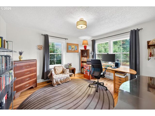 466 Nw 3RD Ave, Canby, OR 97013