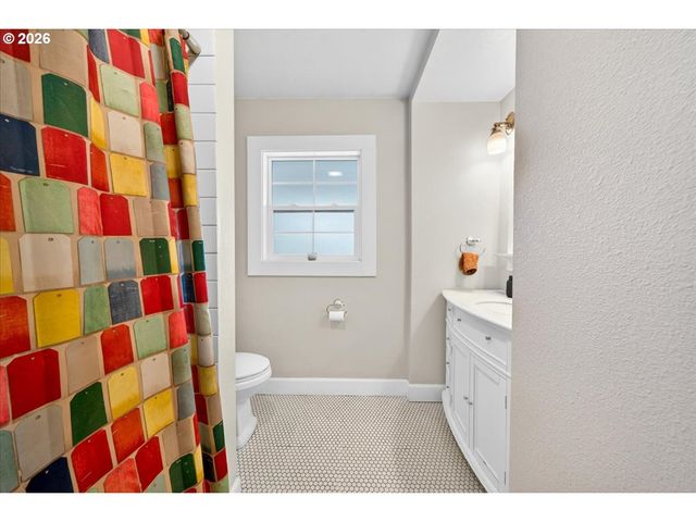466 Nw 3RD Ave, Canby, OR 97013