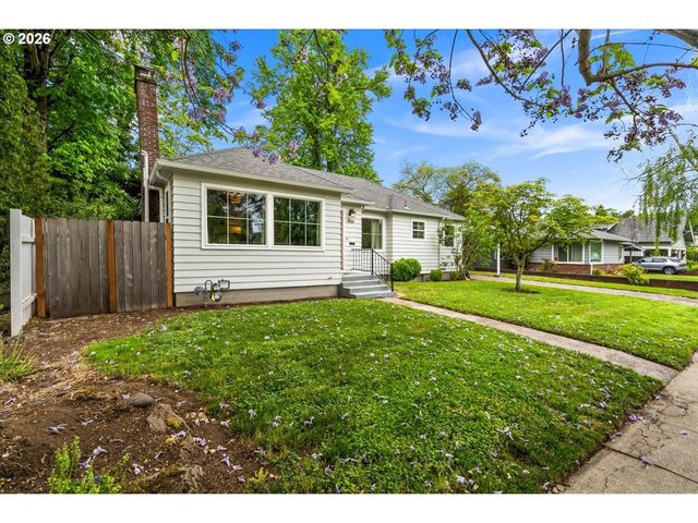 466 Nw 3RD Ave, Canby, OR 97013