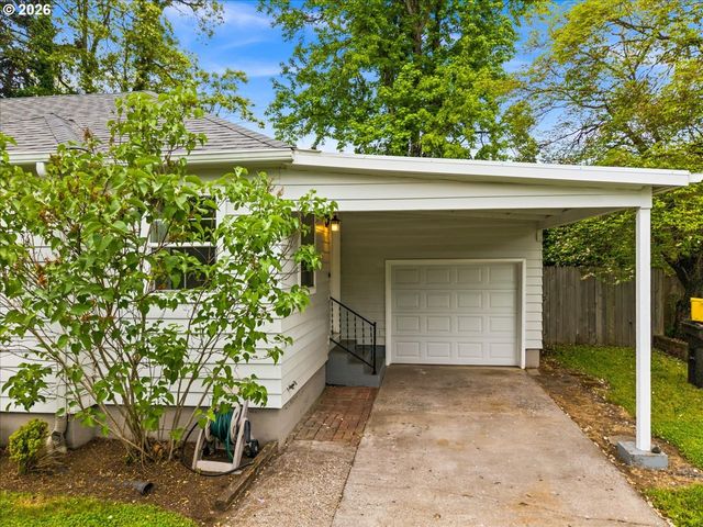 466 Nw 3RD Ave, Canby, OR 97013