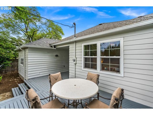 466 Nw 3RD Ave, Canby, OR 97013