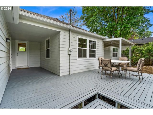 466 Nw 3RD Ave, Canby, OR 97013