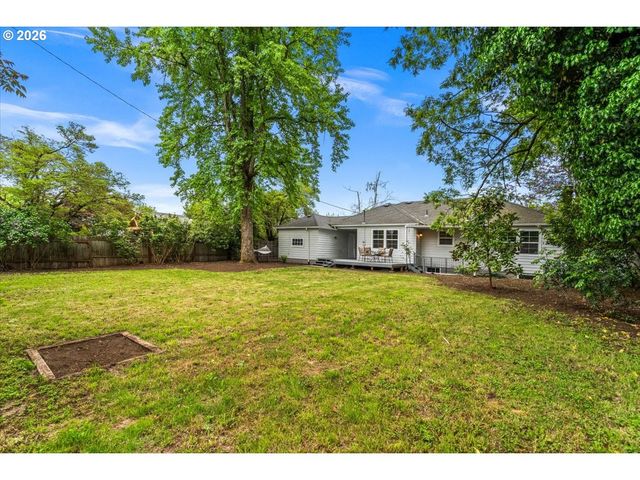 466 Nw 3RD Ave, Canby, OR 97013