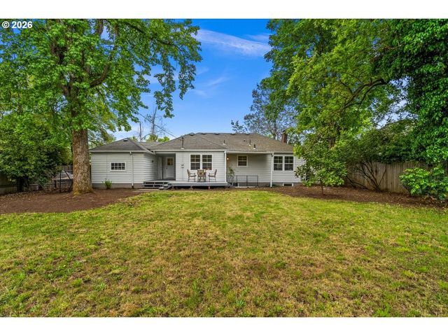 466 Nw 3RD Ave, Canby, OR 97013