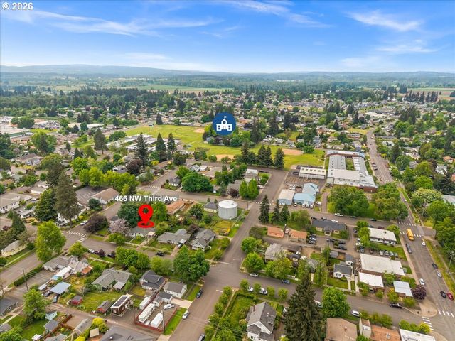 466 Nw 3RD Ave, Canby, OR 97013