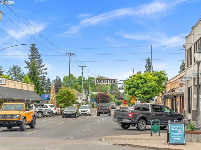 466 Nw 3RD Ave, Canby, OR 97013
