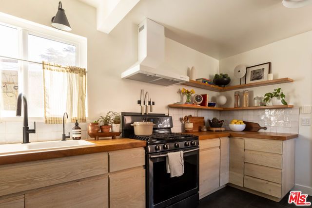 4253 Guardia Avenue, Los Angeles, CA 90032