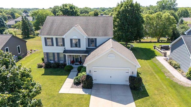 8819 W Whispering Oaks Court, Franklin, WI 53132
