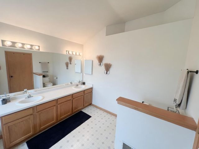 8819 W Whispering Oaks Court, Franklin, WI 53132