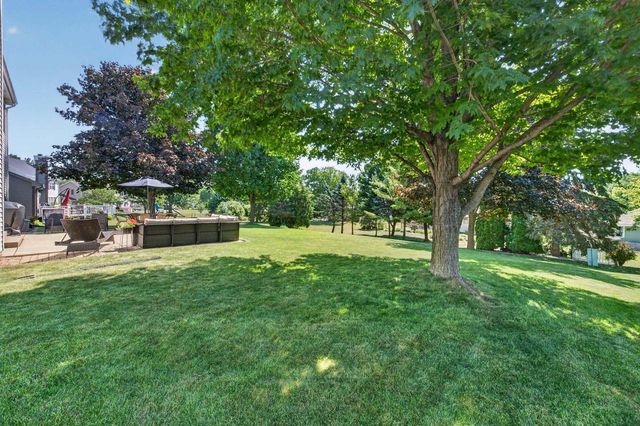 8819 W Whispering Oaks Court, Franklin, WI 53132