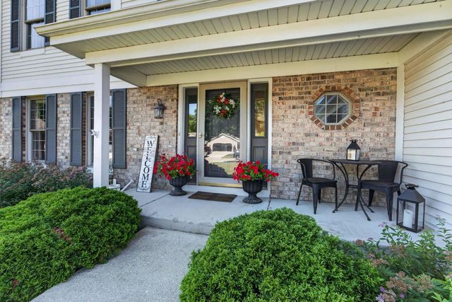 8819 W Whispering Oaks Court, Franklin, WI 53132