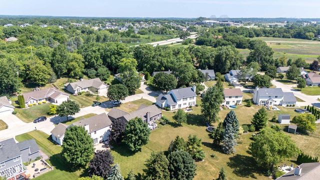 8819 W Whispering Oaks Court, Franklin, WI 53132