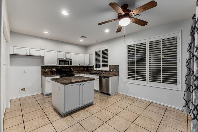 20944 N 94th Lane, Peoria, AZ 85382