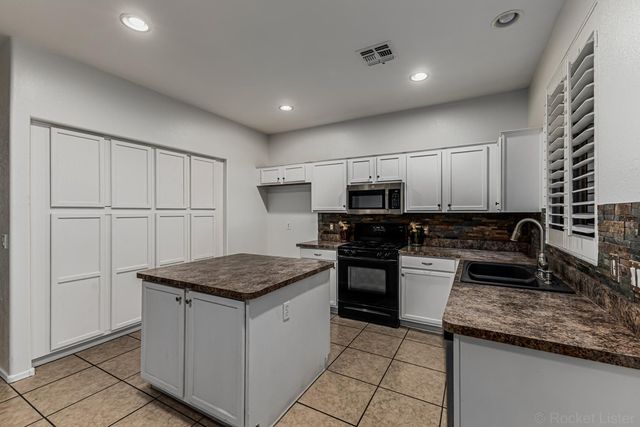 20944 N 94th Lane, Peoria, AZ 85382