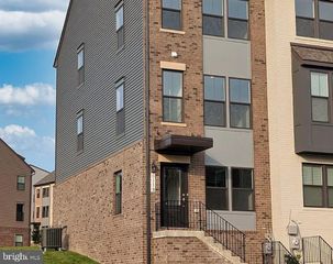 5937 NORTHWEST DR #(MASTER BEDROOM), Hyattsville, MD 20782
