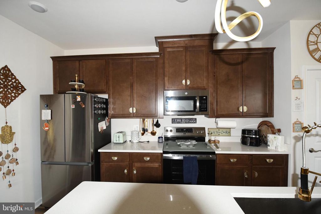5937 NORTHWEST DR #(MASTER BEDROOM), Hyattsville, MD 20782