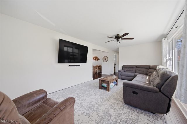 1517 Gottschall Road, Stow, OH 44224