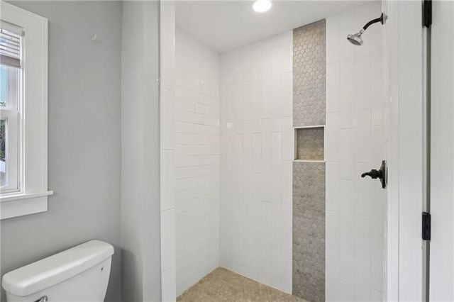 1010 E 76 Street, Kansas City, MO 64131