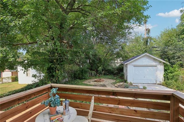 1010 E 76 Street, Kansas City, MO 64131