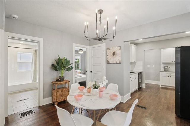 1010 E 76 Street, Kansas City, MO 64131