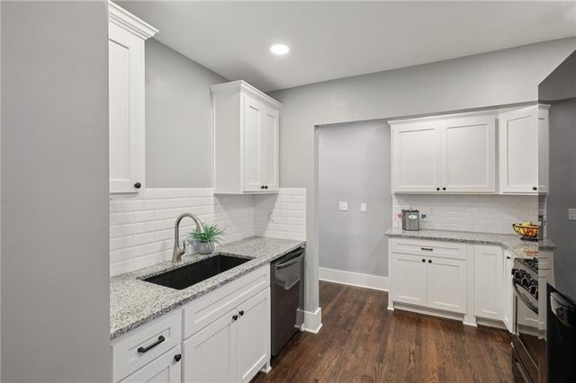 1010 E 76 Street, Kansas City, MO 64131