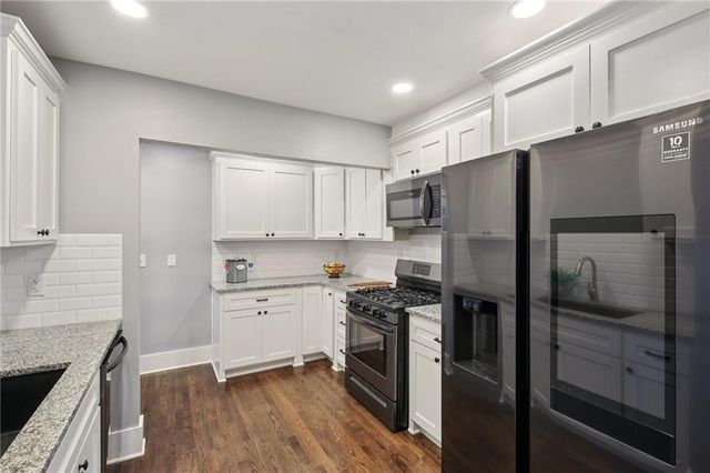 1010 E 76 Street, Kansas City, MO 64131