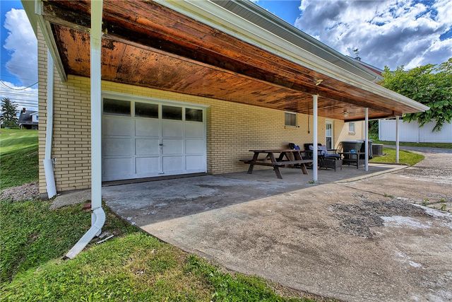 4373 State Rte 136, Hempfield Twp, PA 15601