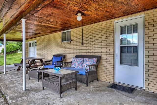 4373 State Rte 136, Hempfield Twp, PA 15601