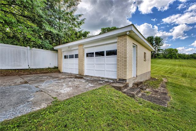 4373 State Rte 136, Hempfield Twp, PA 15601