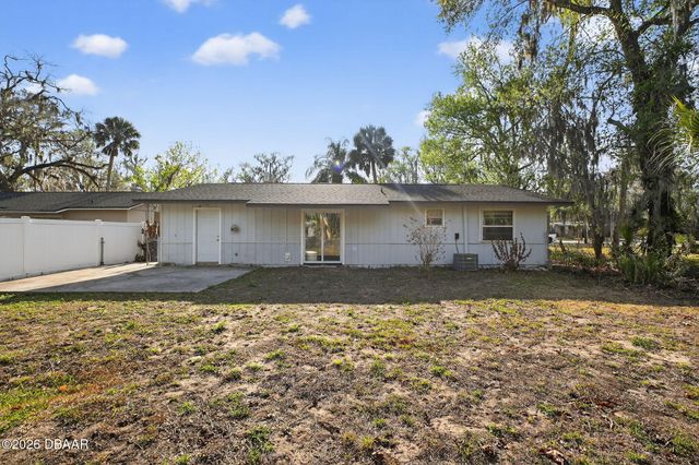 731 Greenway Place, Daytona Beach, FL 32114