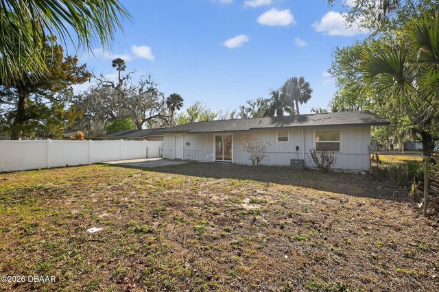 731 Greenway Place, Daytona Beach, FL 32114