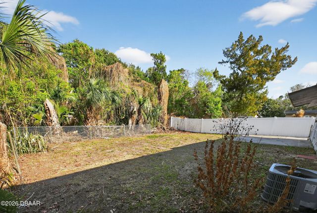 731 Greenway Place, Daytona Beach, FL 32114