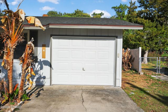 731 Greenway Place, Daytona Beach, FL 32114