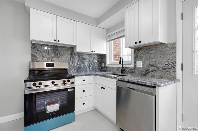 253 E 14 Mile Road, Birmingham, MI 48009